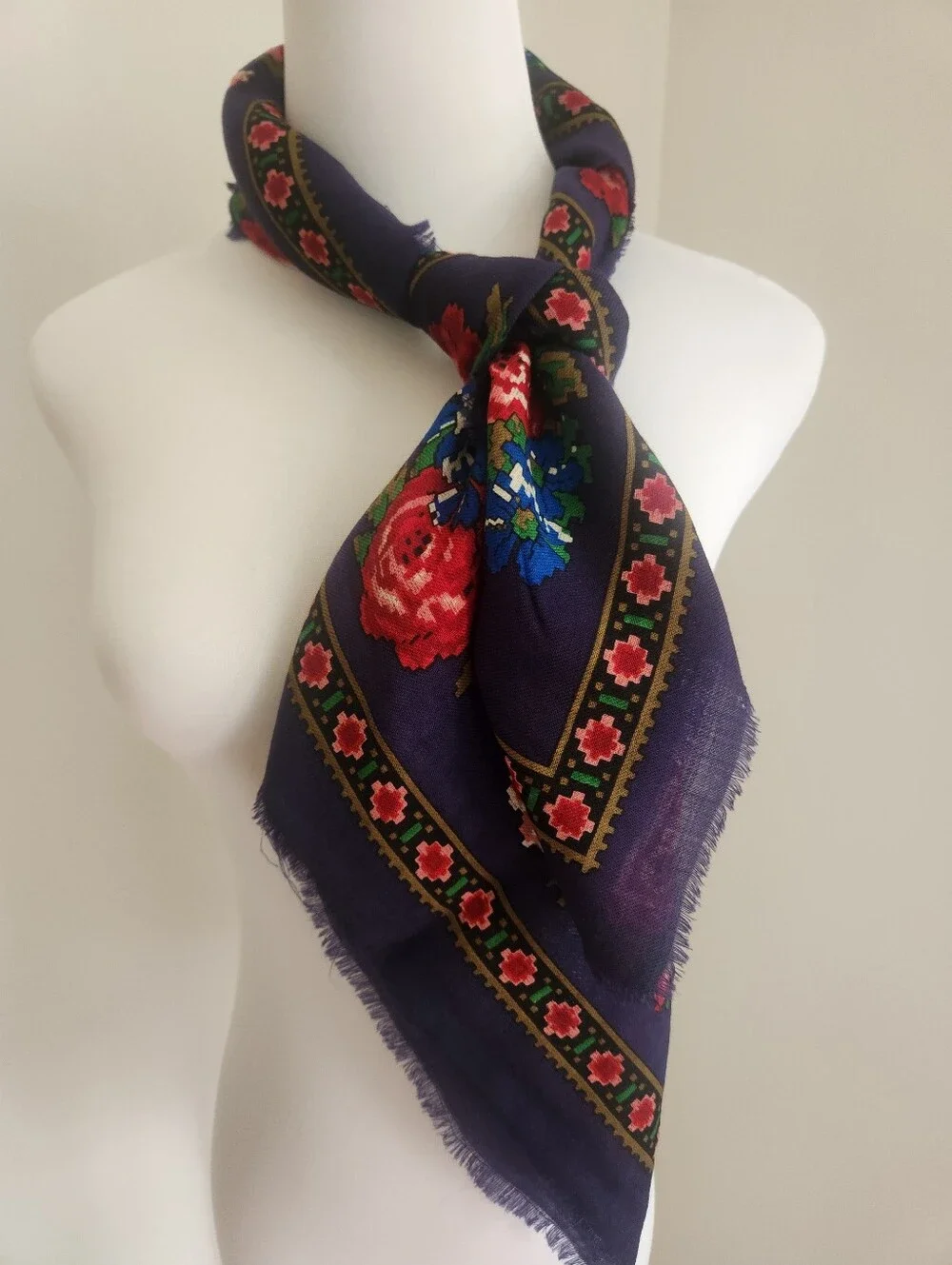 vintage Slavic babushka scarf i⁸